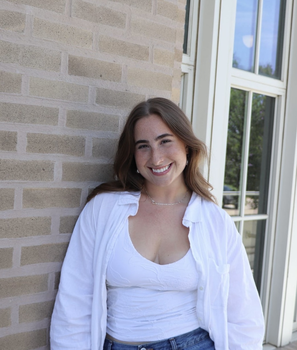 Gwyneth Lewellyn – Research Assistant