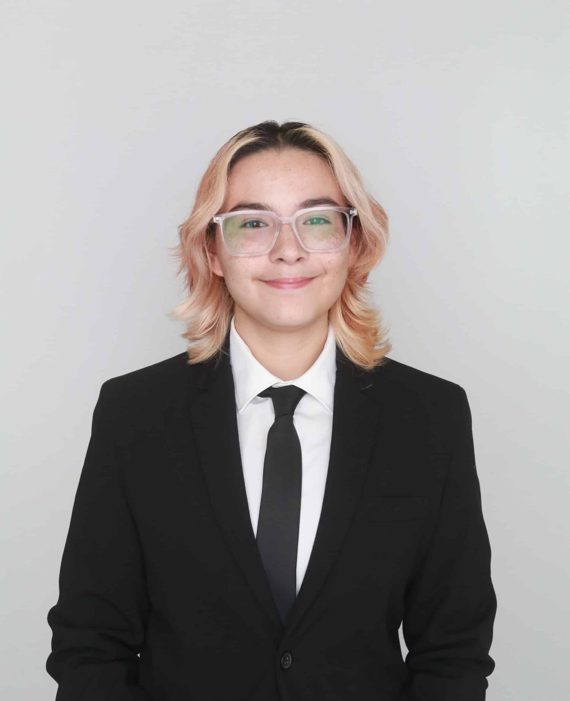 Kam Guerra – Research Assistant